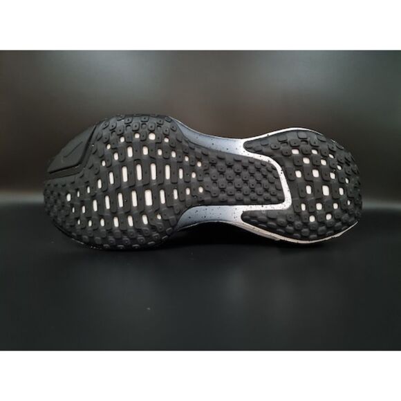 Nike ZoomX Invincible Run 3. Oreo. Size 9 Men. DR2615-002 main image 6